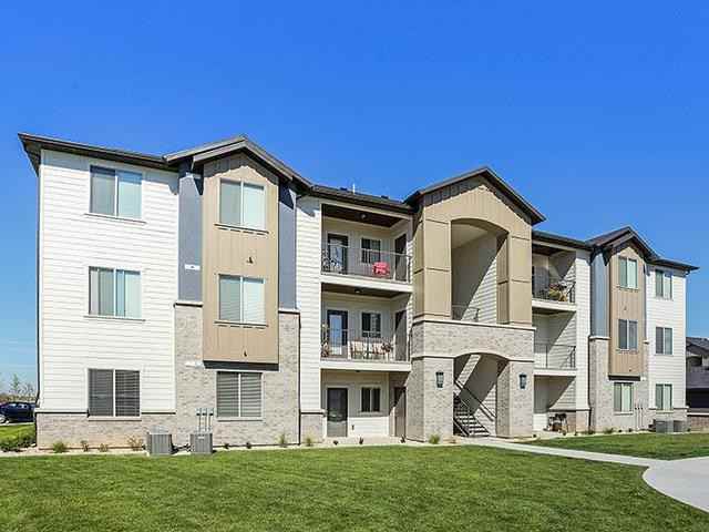 3560 Midland Dr - Photo 3 of 28