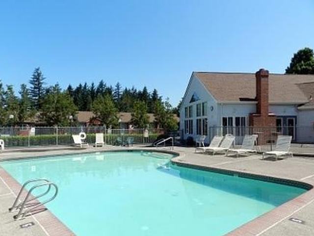 1167 Nw Wallula Ave - Photo 4 of 22