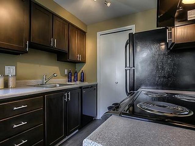 20121 Se Stark St - Photo 7 of 28