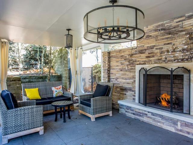 570 Church St E - Photo 2 of 14