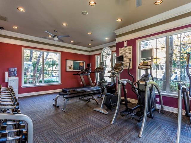 570 Church St E - Photo 3 of 14