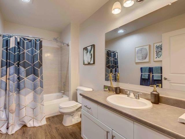 13543 Greenwood Ave N - Photo 3 of 20