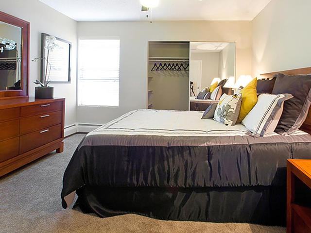 4982 S Ulster St - Photo 7 of 39