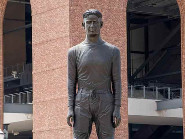 711 University Dr - Photo 2 of 9