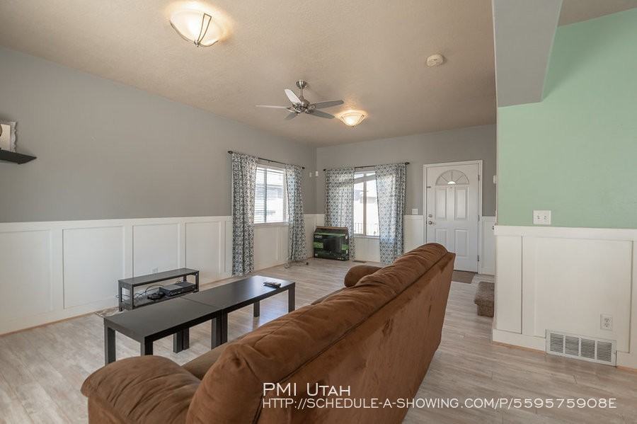 1827 Pointe Meadow Loop W - Photo 3 of 20