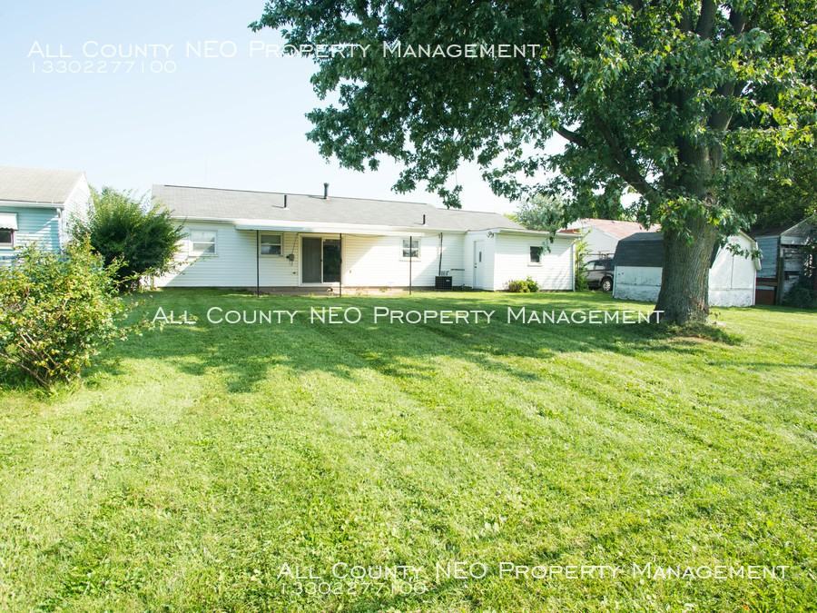 2740 22nd St NE - Photo 3 of 12