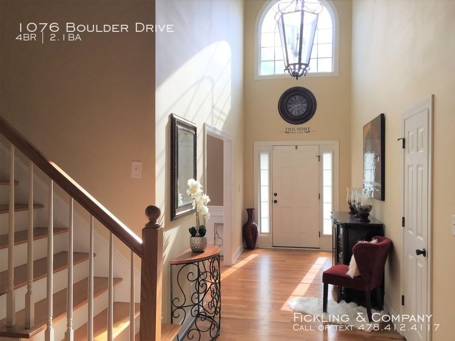 1076 Boulder Dr - Photo 2 of 30