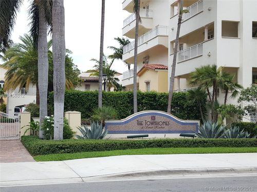 1413 Sunset Harbour Dr - Photo 3 of 8