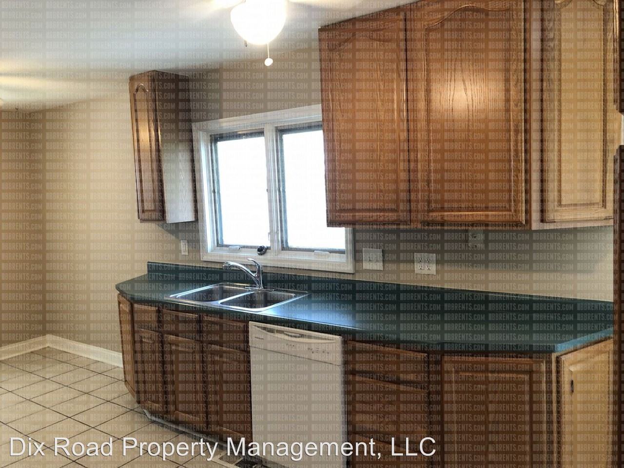 7929 Ruth Ct - Photo 3 of 14