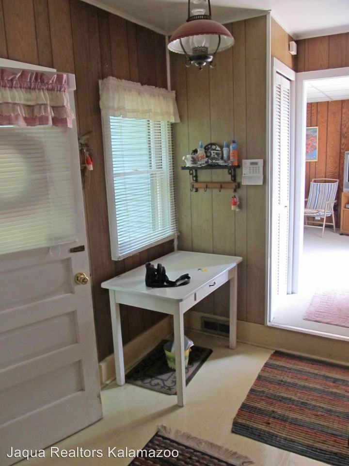 34055 Hillside Dr - Photo 2 of 13