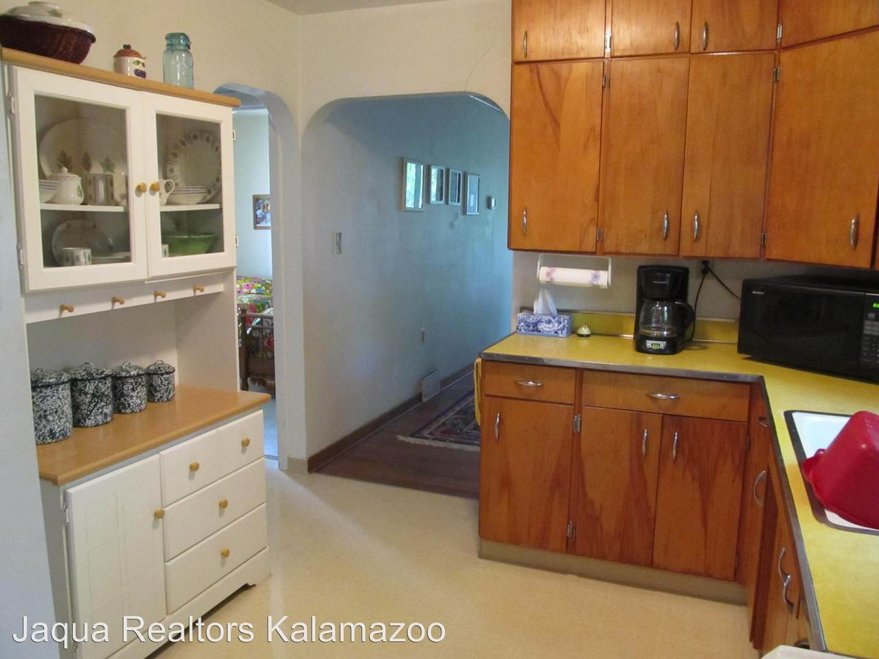 34055 Hillside Dr - Photo 3 of 13