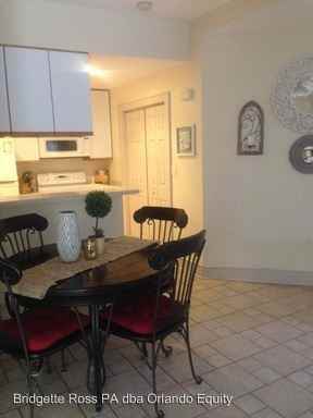 1008 Elmwood St - Photo 3 of 7