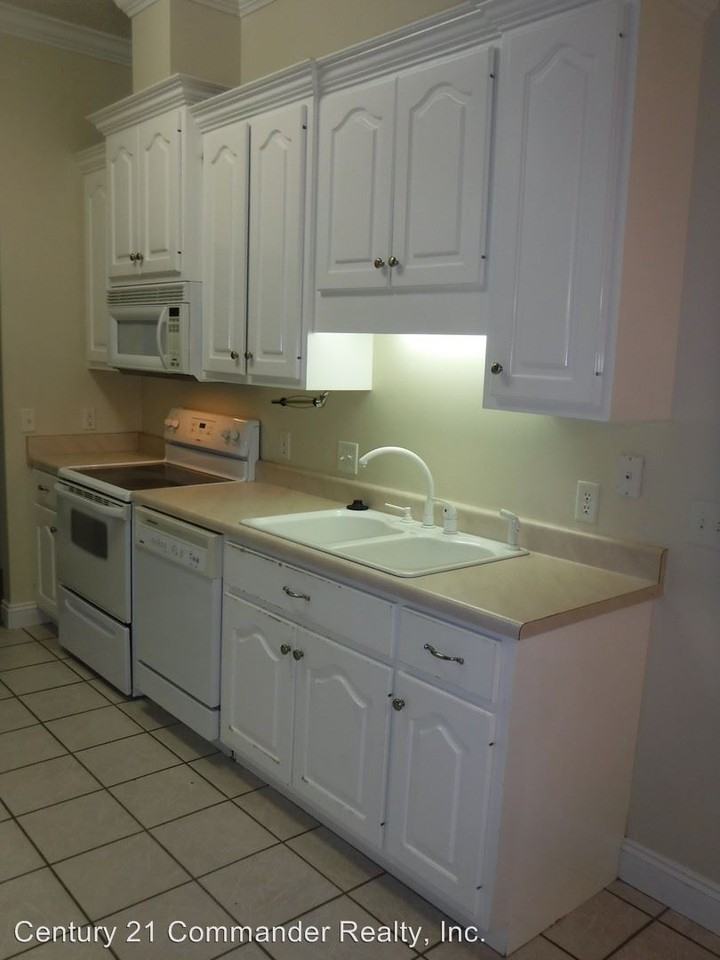 1807 Bowman Ln - Photo 3 of 19