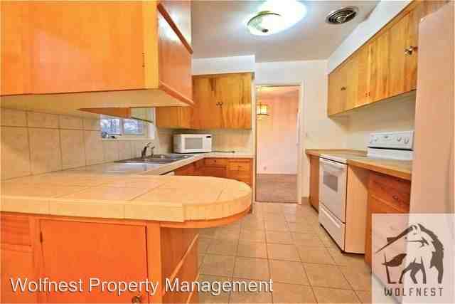 1769 Foothill Dr - Photo 2 of 30