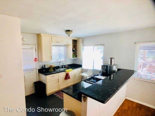 1873 Irving Ave - Photo 3 of 19