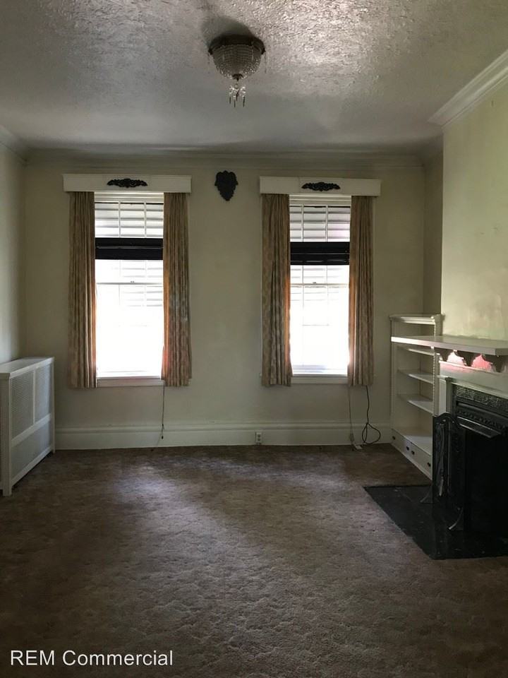 220 4th St NE - Photo 2 of 16