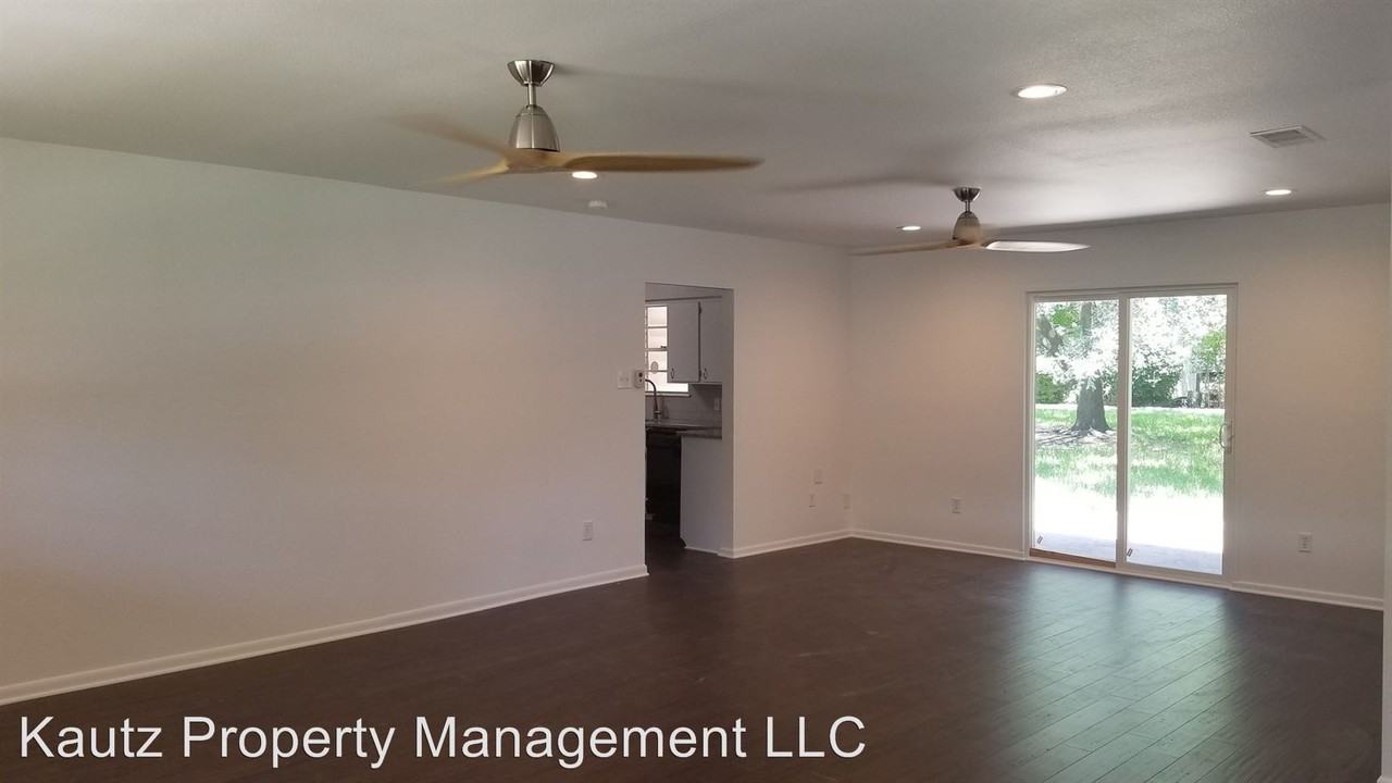 7036 Treehaven Rd - Photo 2 of 14