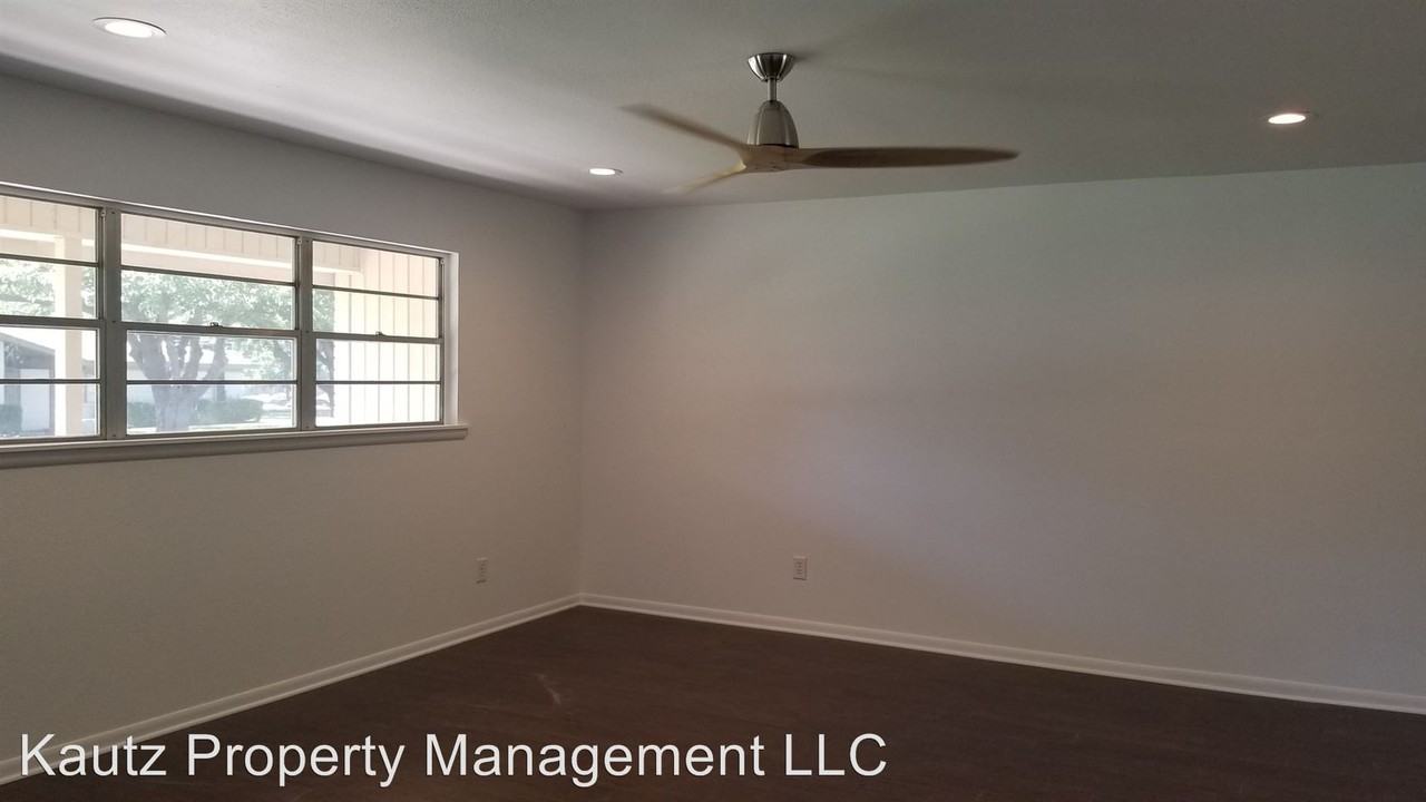 7036 Treehaven Rd - Photo 3 of 14