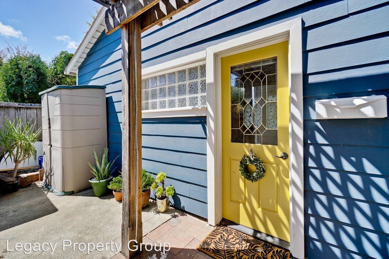 10465 Orange Ave - Photo 3 of 25