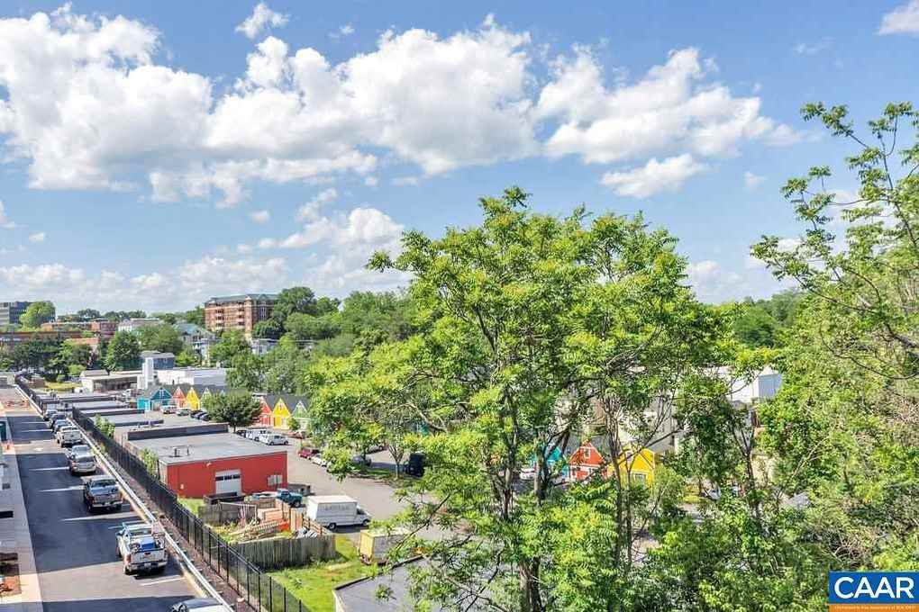 1089 Water St E - Photo 2 of 49