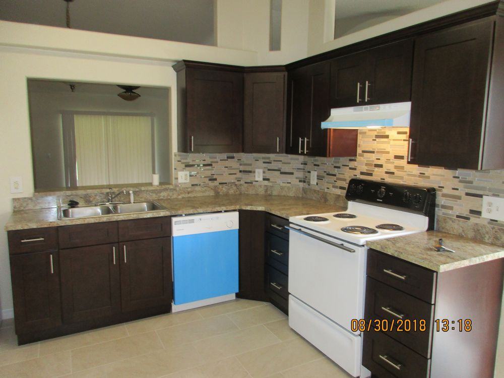 2605 Huntington Ct - Photo 3 of 18