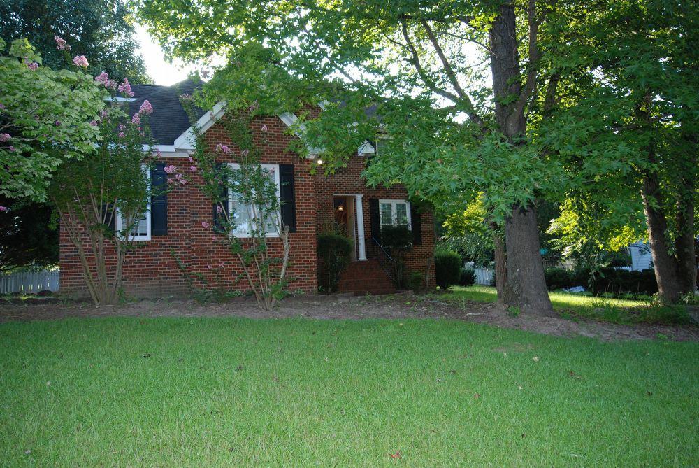 106 Muirfield Ln - Photo 2 of 20