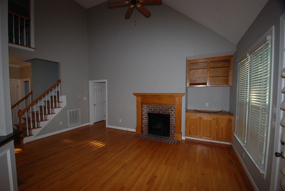 106 Muirfield Ln - Photo 3 of 20