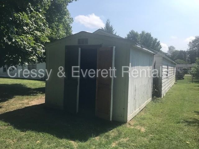 10933 Fairview Ave - Photo 3 of 14