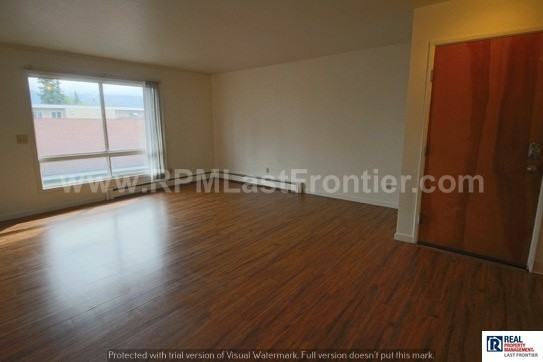 3925 E 9th Ave #6 - Photo 3 of 13