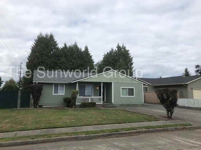 3998 Estate Dr - Photo 2 of 15