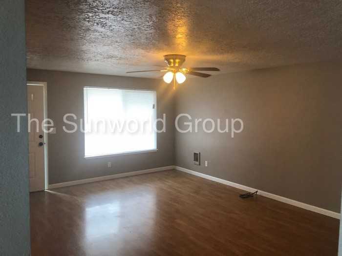 3998 Estate Dr - Photo 3 of 15