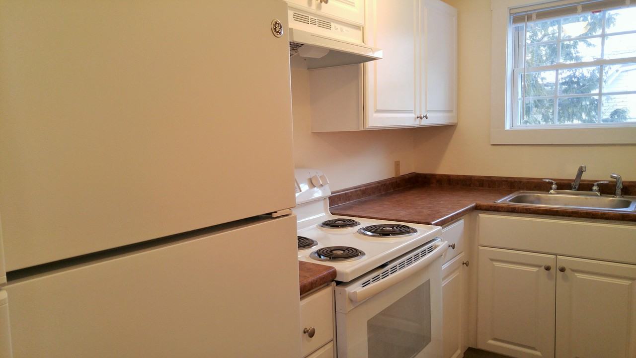 208 Main St - Photo 3 of 45