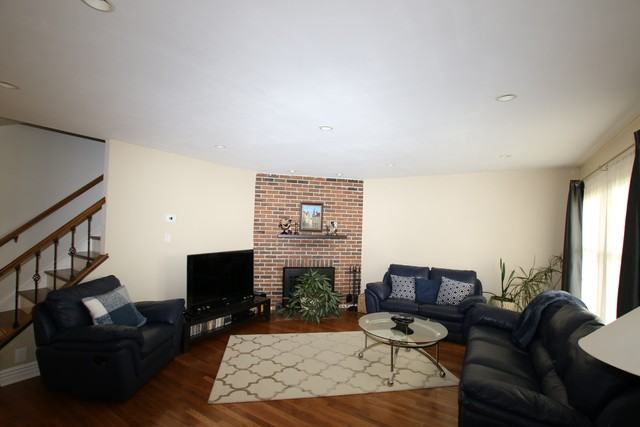 1018 Denham Pl - Photo 3 of 23