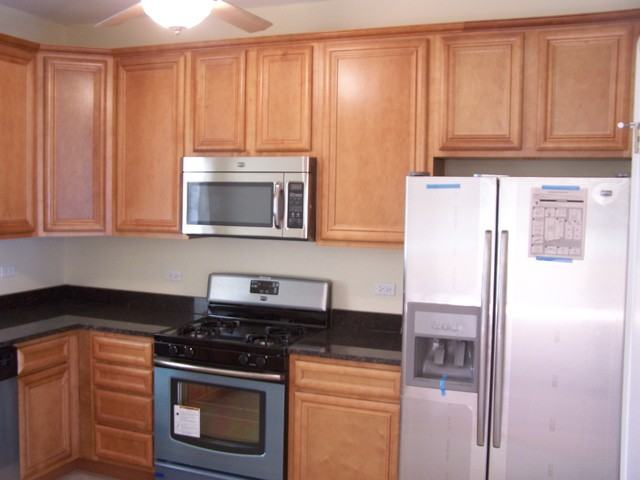 138 Melrose Ave #1E - Photo 2 of 9