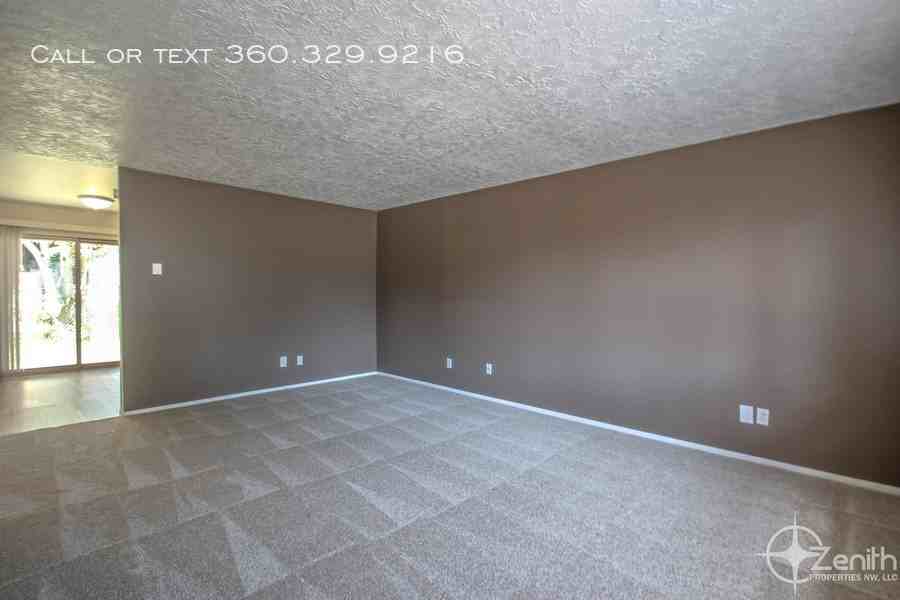 2428 Rossiter Ln - Photo 3 of 12