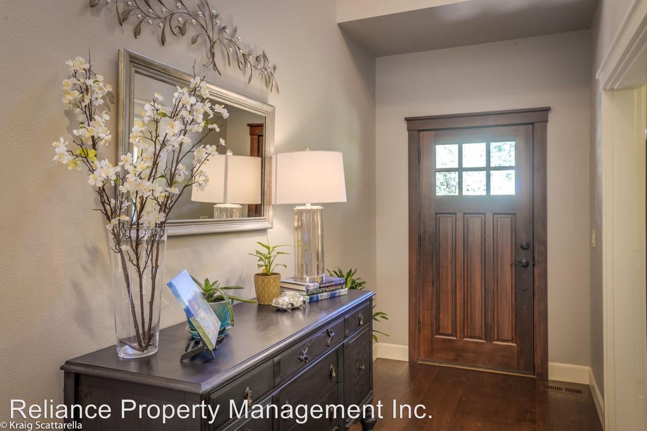 15950 Parker Rd - Photo 3 of 30