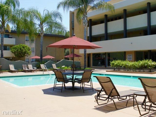 San Regis - Photo 3 of 15