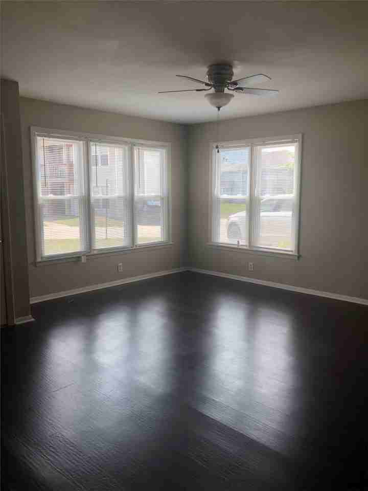 12105 Carriage Ct SE - Photo 2 of 17