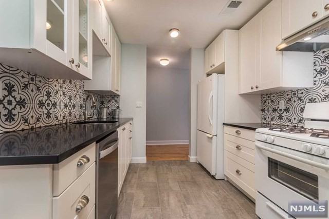 1202 Hilltop Rd - Photo 3 of 20