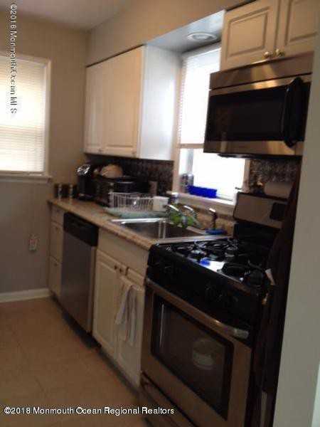 1813 Pine Terrace - Photo 2 of 12