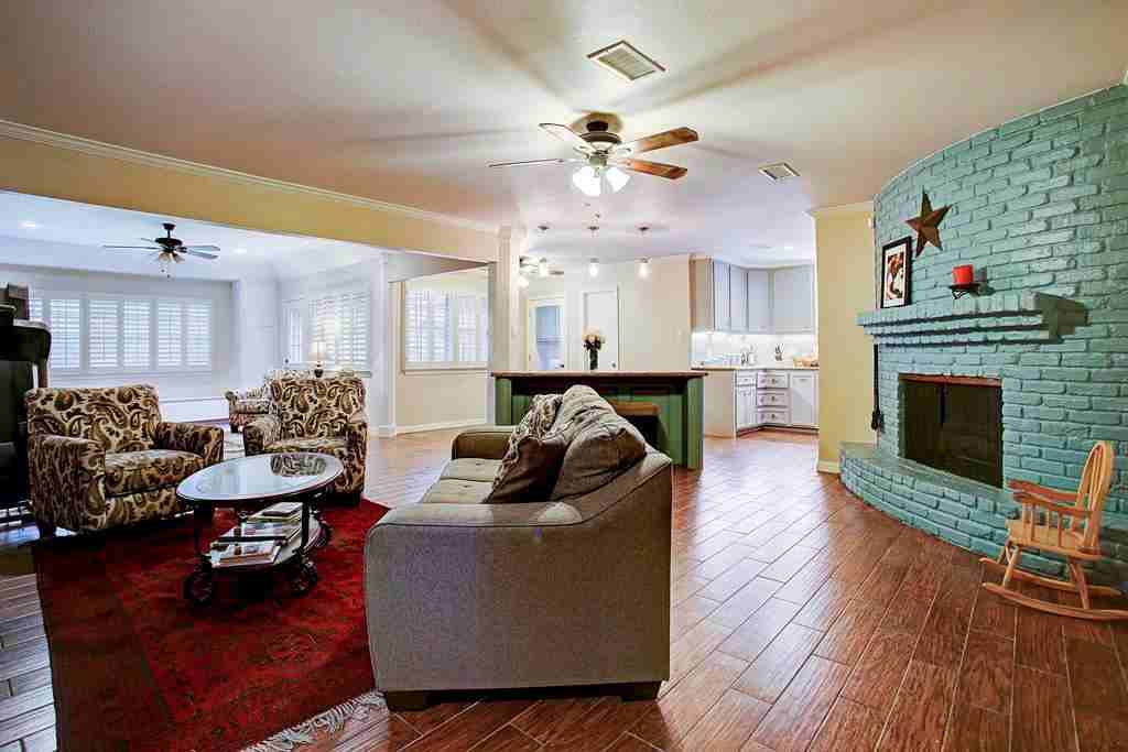 5631 Rutherglenn Dr - Photo 3 of 21