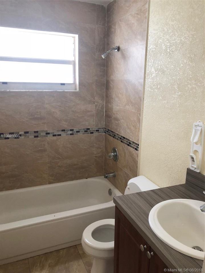 504 Northwest 179th Street - Photo 3 of 5