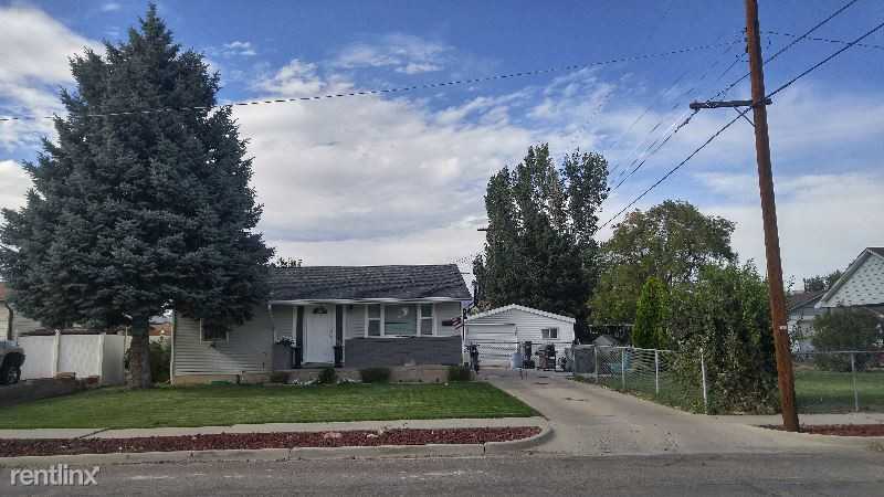 450 W 300 S - Photo 2 of 9