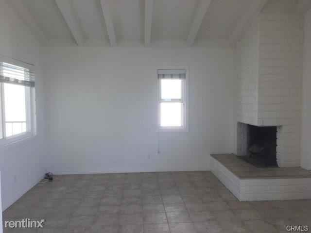 203 Cedar St #B - Photo 3 of 10