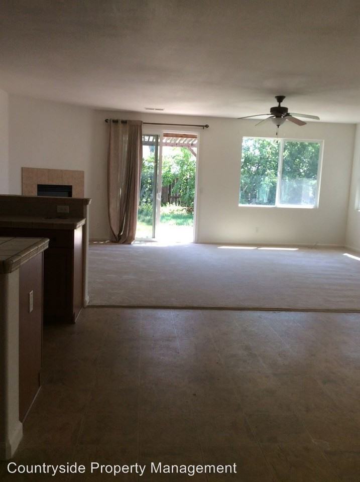 302 Cherry Blossom Ln - Photo 3 of 17
