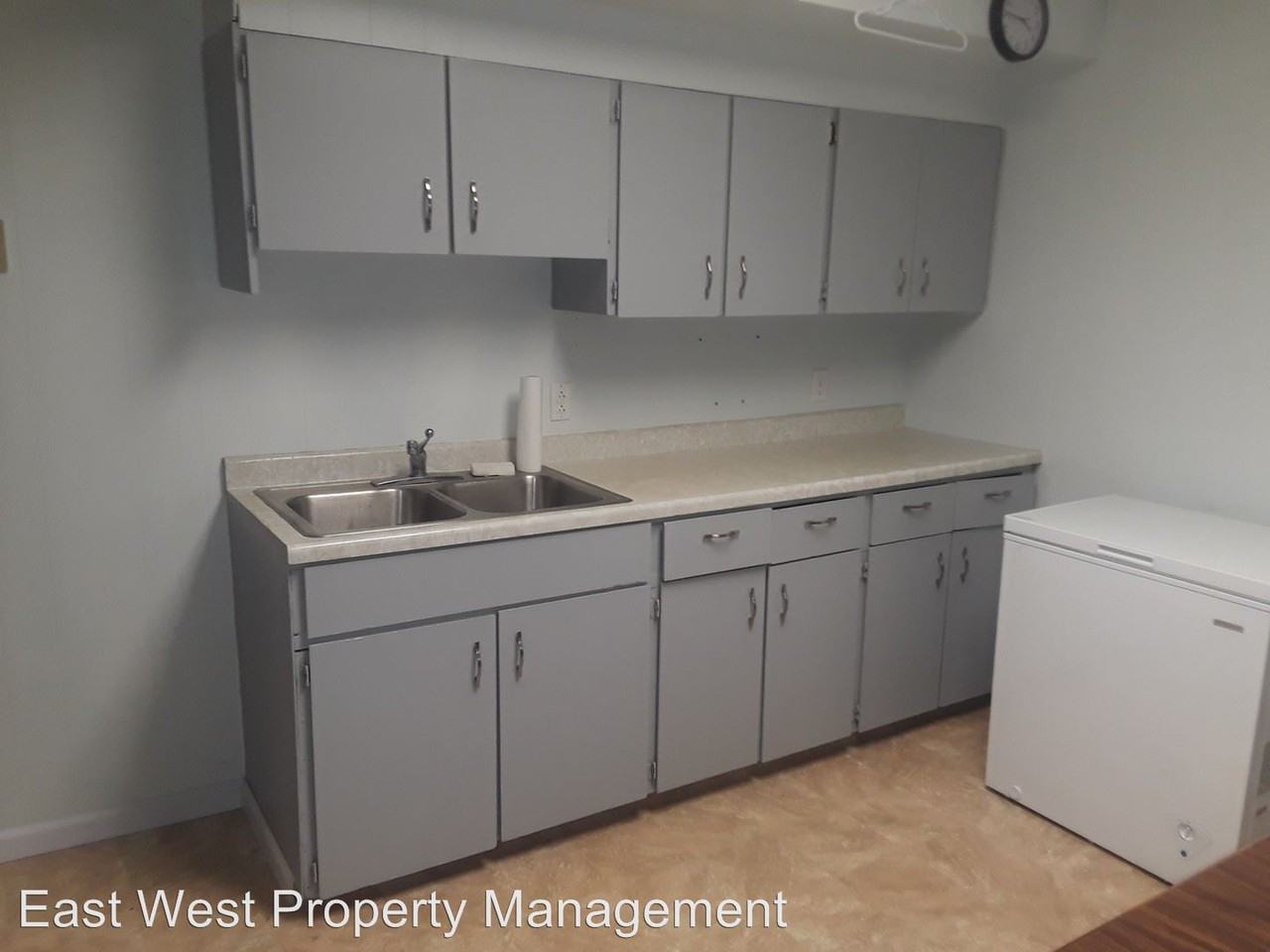 1102 22nd Ave E - Photo 3 of 12