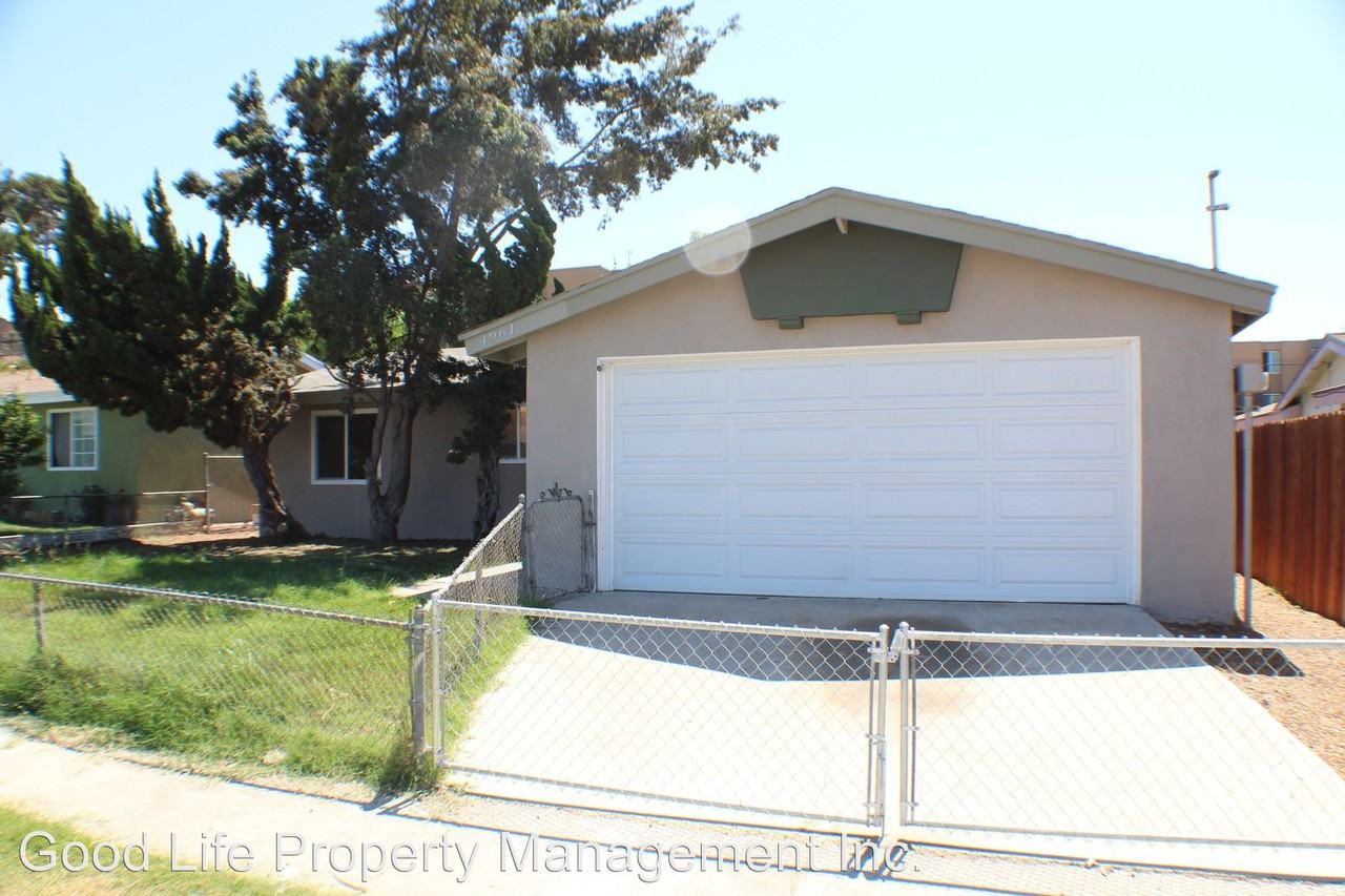 4961 Manomet St - Photo 2 of 14