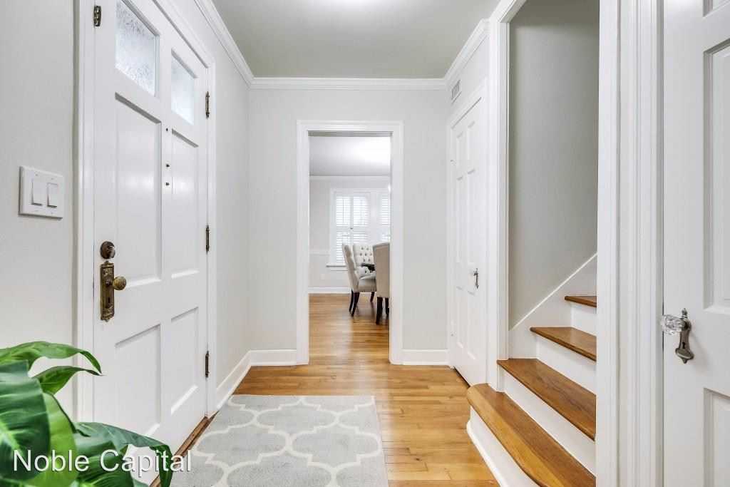 1406 W 29th St - Photo 3 of 23