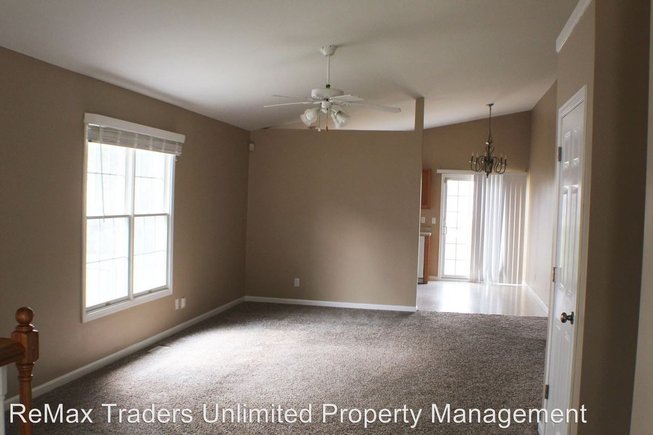 2323 W Miners Dr - Photo 2 of 17