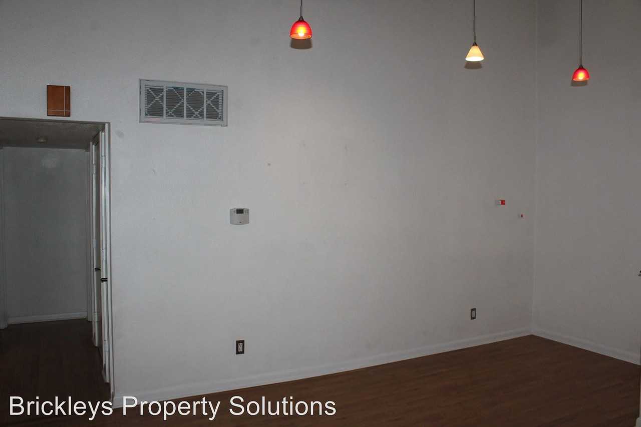 13204 Candelaria Rd NE - Photo 3 of 13